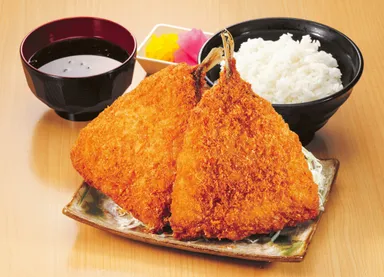 あじフライの右京