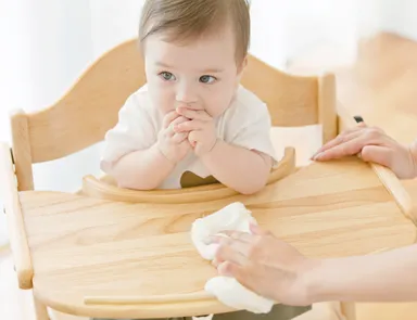 すくすくチェア EN　モデルイメージ