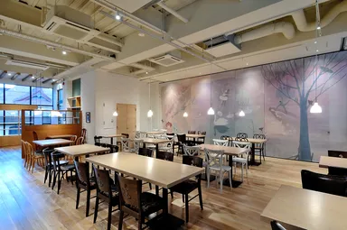 ダンスキューブ・カフェ 内観