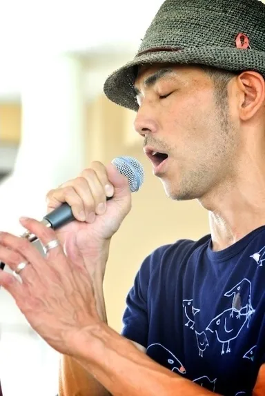 歌手の木山裕策さんによる生ライブ