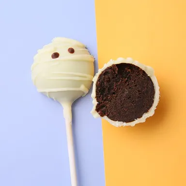 中はしっとり濃厚なガトーショコラ