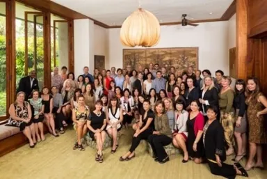 【統合後のエージェント集合写真】