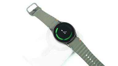 背面にピタッと吸着