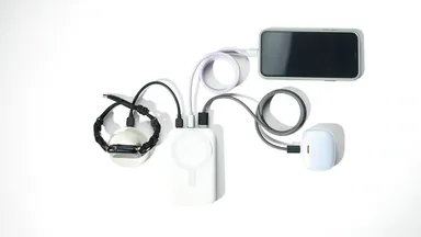 ワイヤレス+ケーブルで4台同時充電