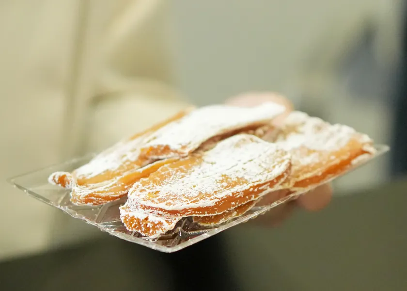 大釜で煮込んだ、黒い干し芋 689円(税込)