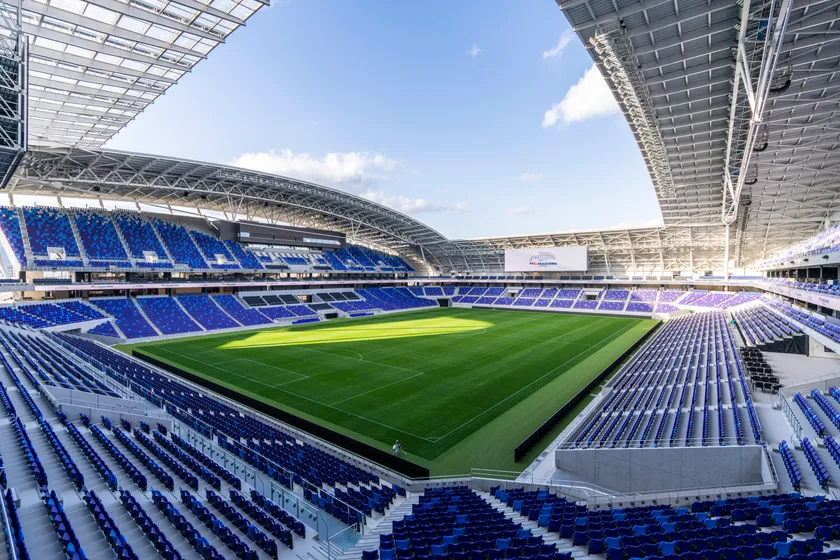 エディオンピースウイング広島(2) (C)S.FC