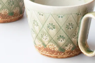 わびさびを感じる独自の趣ある表情