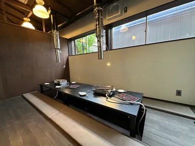 掘りごたつ式の個室は最大20名様までご利用可能