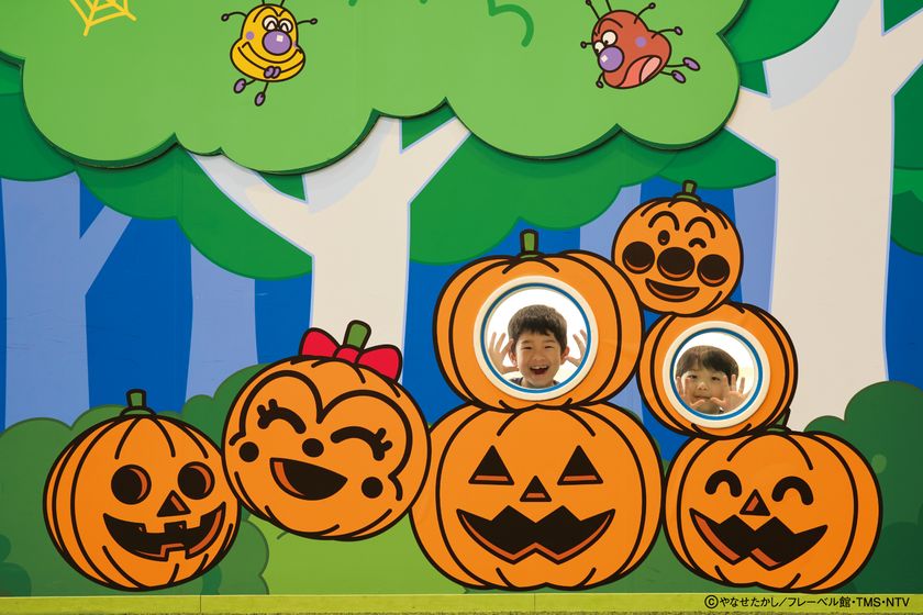 ハロウィーン装飾とフォトスポット　※画像はイメージです