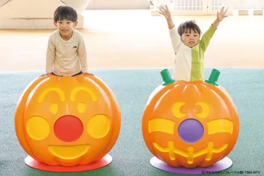 ハロウィーン装飾とフォトスポット　※画像はイメージです