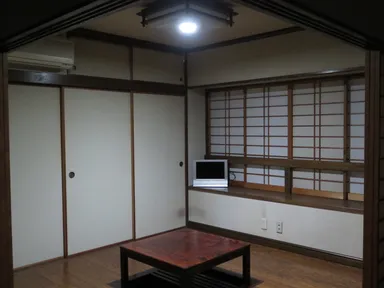 200ルーメン室内