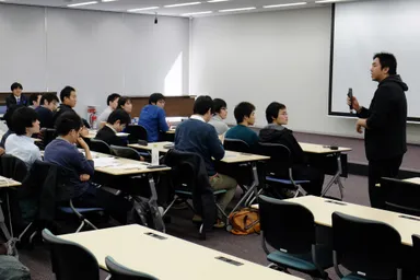 第5回日本数学オープン　ルール説明の様子