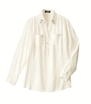 ビジュー付きブラウス