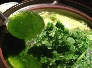 パクチーたっぷりスープ