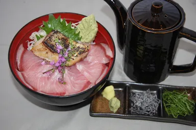 伊豆高原旅の駅ぐらんぱるぽーと　地魚茶漬け