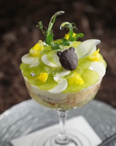 『照らすヒグマ～クマ活に草刈り』