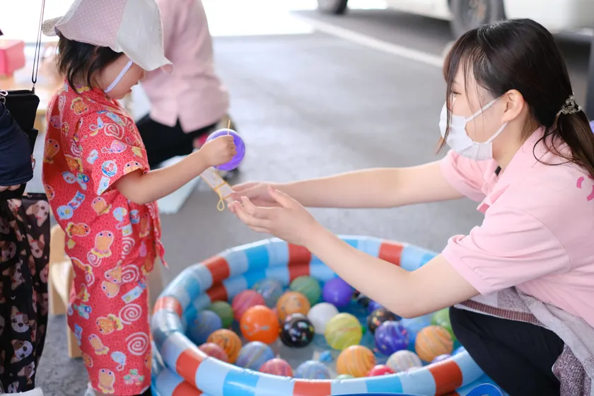 縁日など小さなお子様から遊べるお店がいっぱい♪