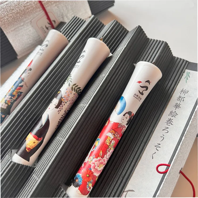 巻物のようなパッケージ(12cm 3本入)