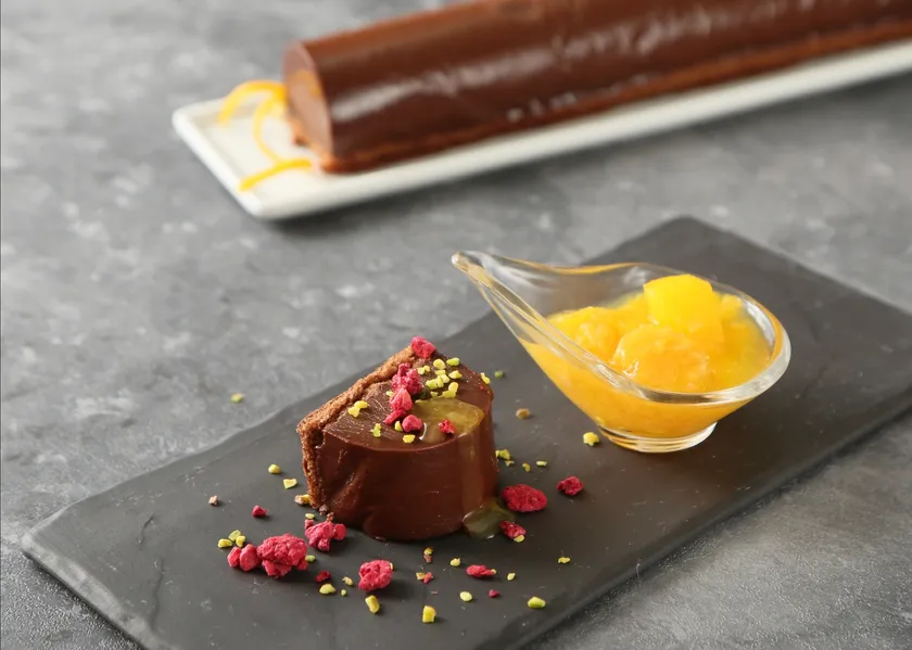 ランチタイム…ショコラテリーヌ(オレンジソース添え)