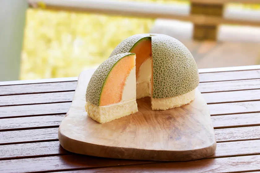 【菓子工房フラノデリス】まるごとメロン ドゥーブルフロマージュ