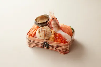 【蔵】ジャンボ帆立とジャンボボタンエビの豪快弁当