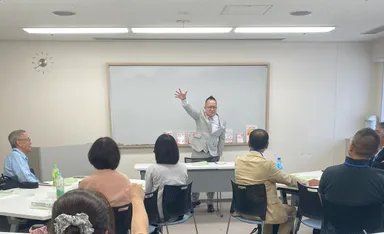 安堂達也による研修風景