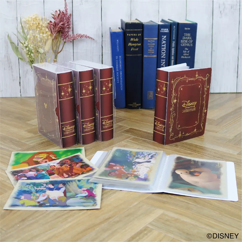 ポストカードホルダー 各1,430円(税込)※ポストカードは別売り