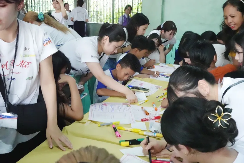 DEAR ME 子供達とファンションショーの準備