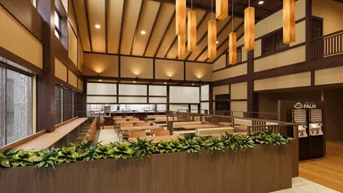 イメージ画像　カウンター席と小上がり席