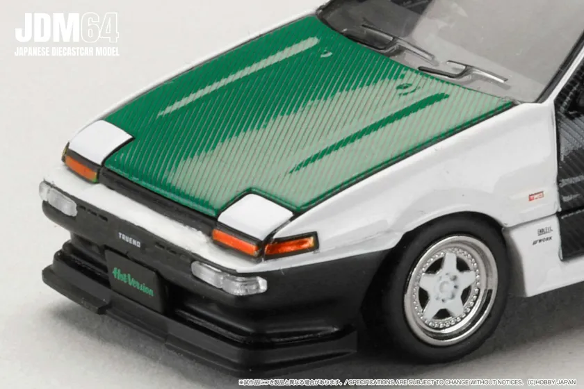 特徴的なボンネット