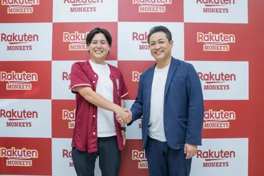 左：台湾楽天野球株式会社　運営部　部長　和田翔太様　右：株式会社シャイン代表取締役　藤林基樹