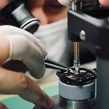 ゼロタイム自社工房にて組み立て