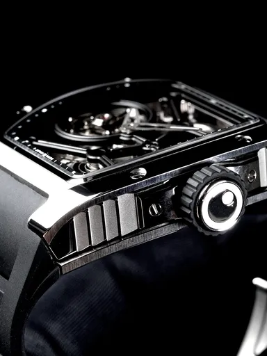 T10オリジナルケース側面に施されたフィン型デザイン