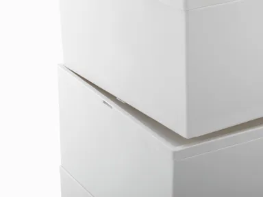 ズレにくい背面ロック構造