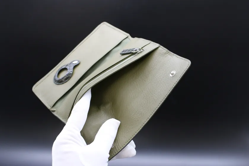 札入れ&フリーポケット&AirTag専用ポケット