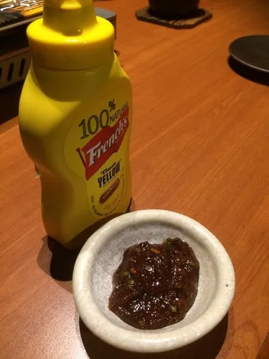 マスタードをつけてどうぞ