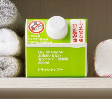 牛乳パック形状の紙製詰め替え用パック