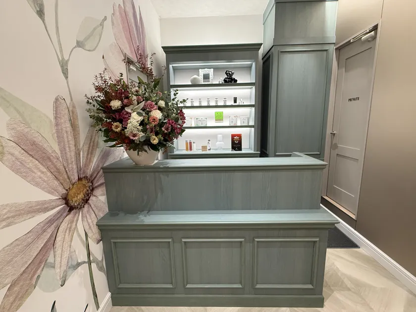 開放的な空間でお客様をお迎えいたします