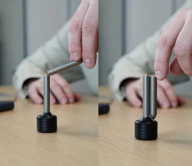 ペンスタンドに立てて回す