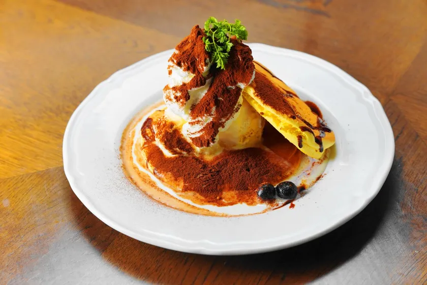 レアチーズティラミスのスフレパンケーキ