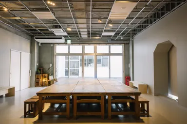 図工室の机を活用