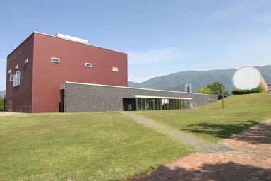 奈義町現代美術館