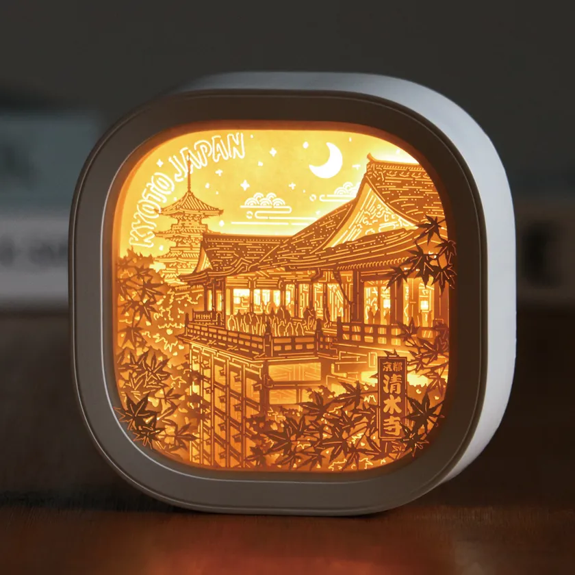 「清水の舞台から」清水の舞台が放つ迫力と美しさを光で演出。