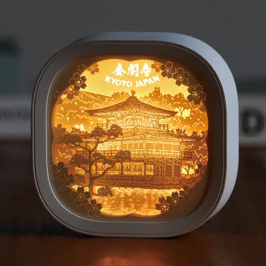 「金閣寺・きんきらきん」光に映える金閣寺の美を優雅に再現。