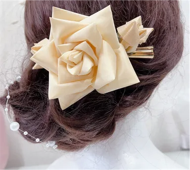 薔薇の髪飾り