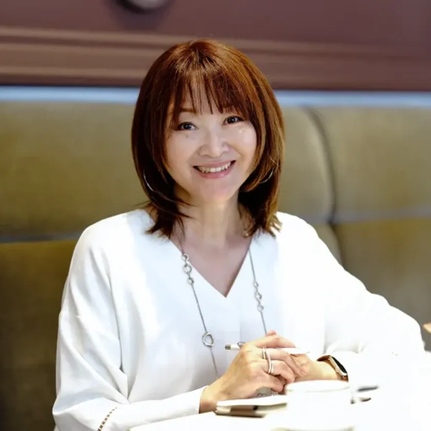 市川歩美氏