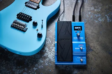 『XS-100』ギターとのイメージ