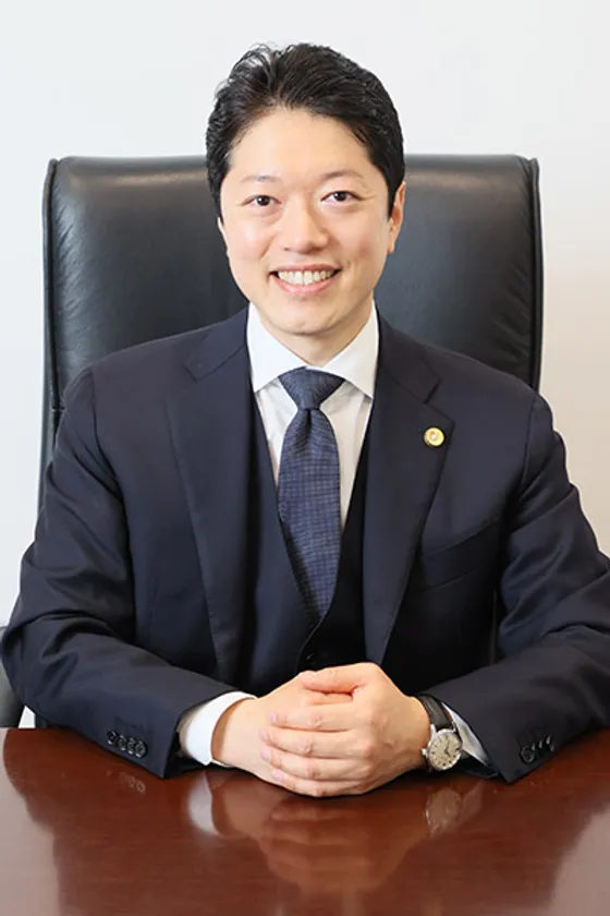 代表弁護士 井上 昌哉