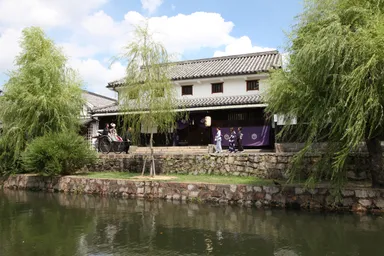 倉敷川沿いにある旅館