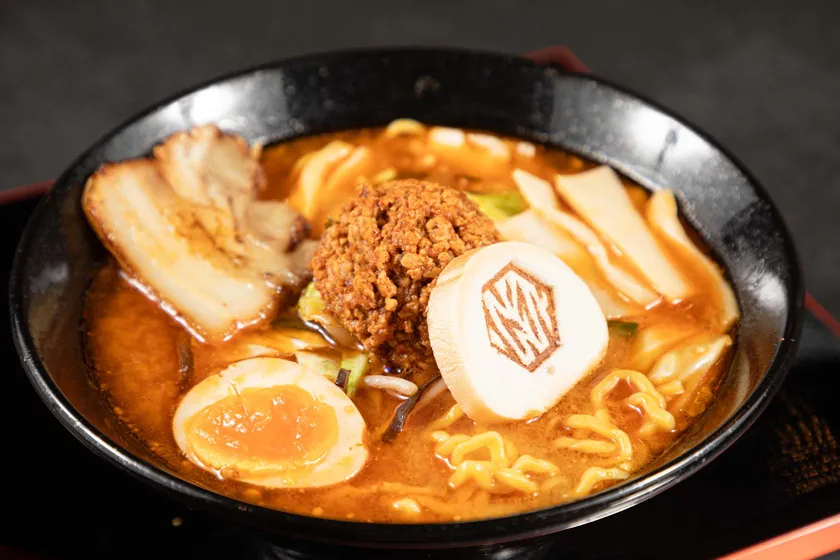 虎厨房特製の「十勝大豆そぼろ味噌ラーメン」